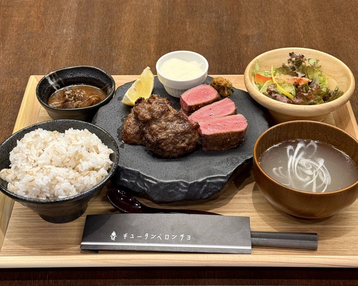 厚切り牛タンと牛タンハンバーグセット